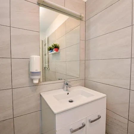 & Apartment *