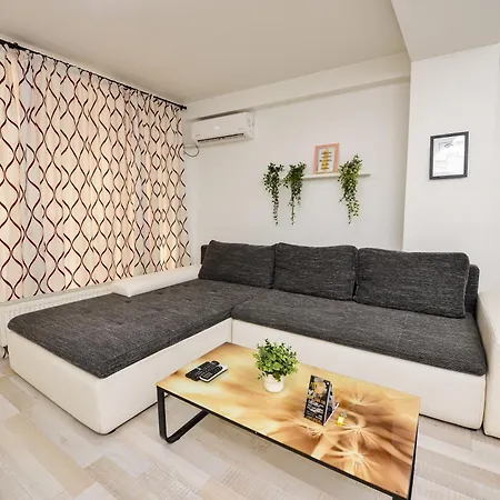 & * Βουκουρέστι