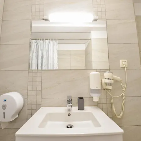 & Apartament *