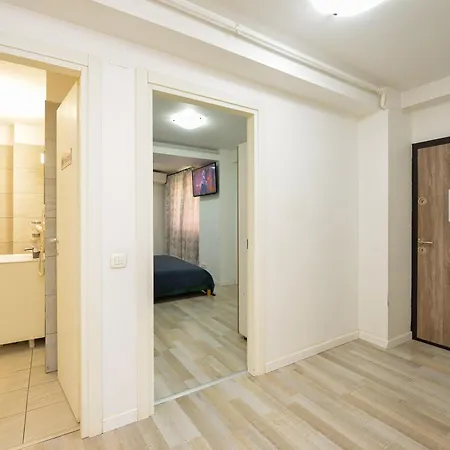 Apartament & *